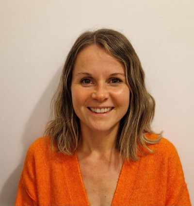 Dr Julie Carter